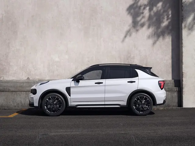 Lynk & Co 01 2