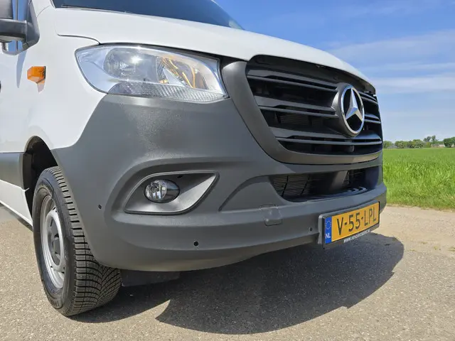 Mercedes-Benz Sprinter 315 1.9 CDI L3 H2 RWD 2023 Diesel 10