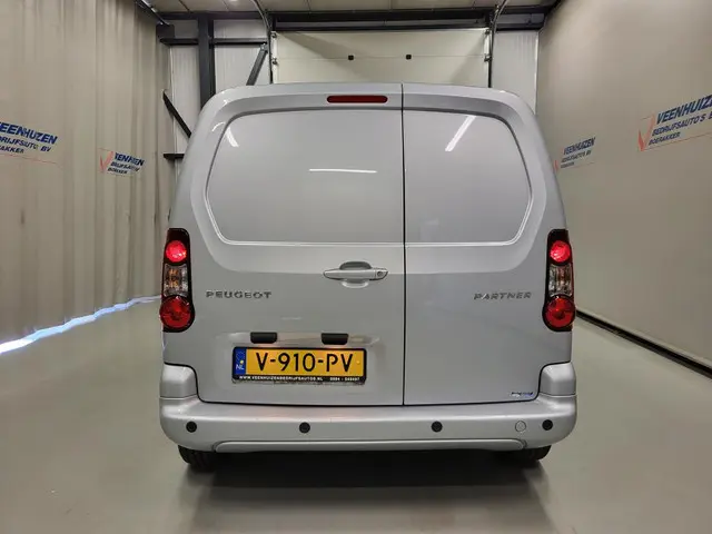 Peugeot Partner 1.6BlueHDi 3-persoons Euro 6! 2018 Diesel 16
