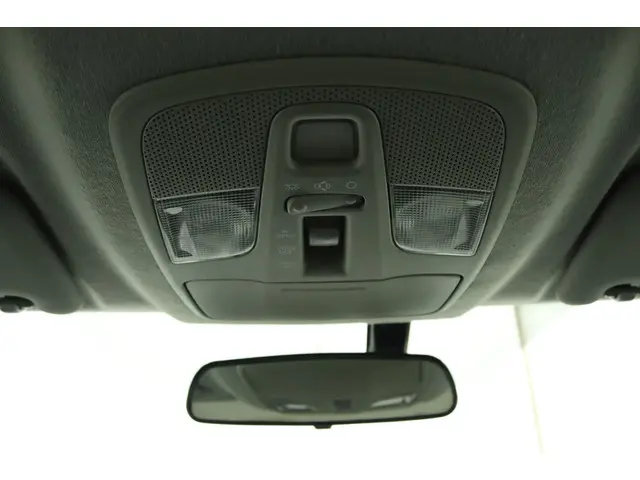 Suzuki Vitara 1.6 High Executive 2015 Benzine 33