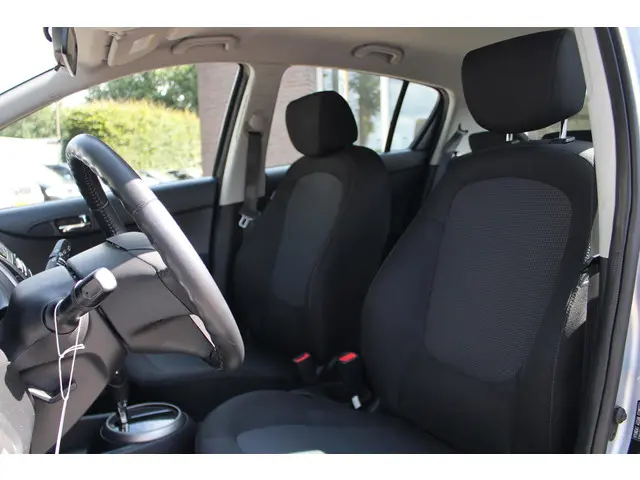 Hyundai i20 1.4i 2014 Benzine 11