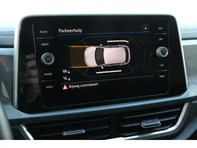 Volkswagen T-Roc 1.5 TSI DSG Style 2023 Benzine 19