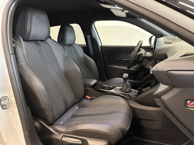 Peugeot 2008 1.2 PureTech 130 GT 2023 Benzine 16