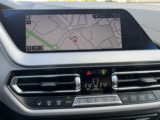 BMW 1 Serie 118i *Carplay*ECC*Garantie 2021 Benzine 19