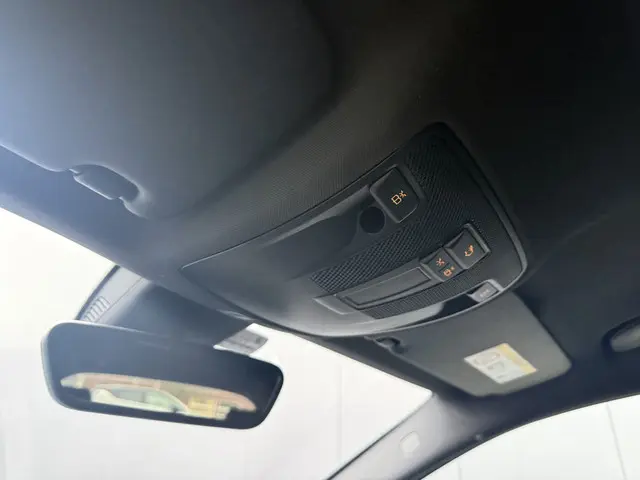 Mercedes-Benz GLA 200 Prestige AMG 2015 Benzine 32