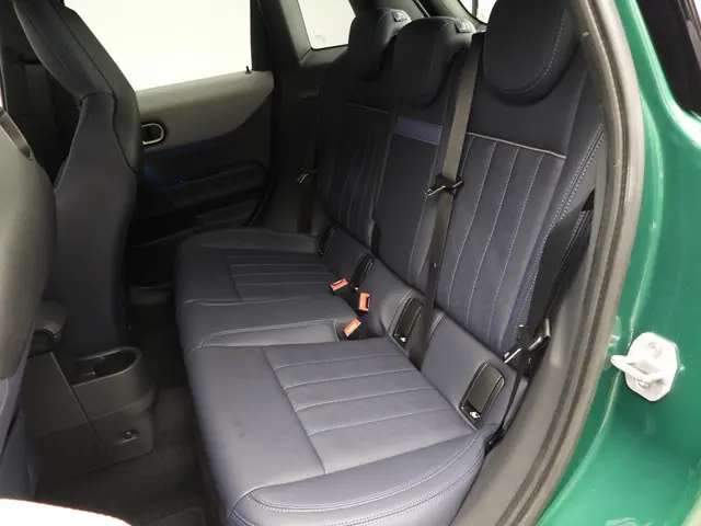 MINI 5-Deurs Cooper C 2024 Benzine 8