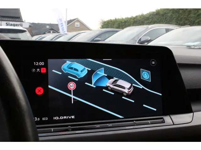 Volkswagen Golf 1.4 eHybrid Style 2024 Hybride Benzine 32