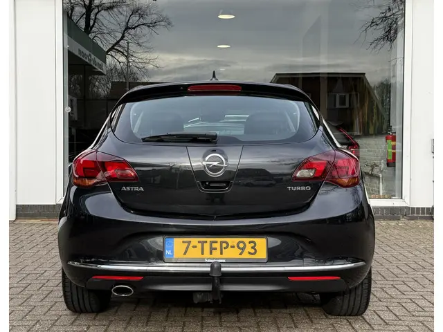 Opel Astra 1.4 Turbo Cosmo 5-drs 2013 Benzine 17