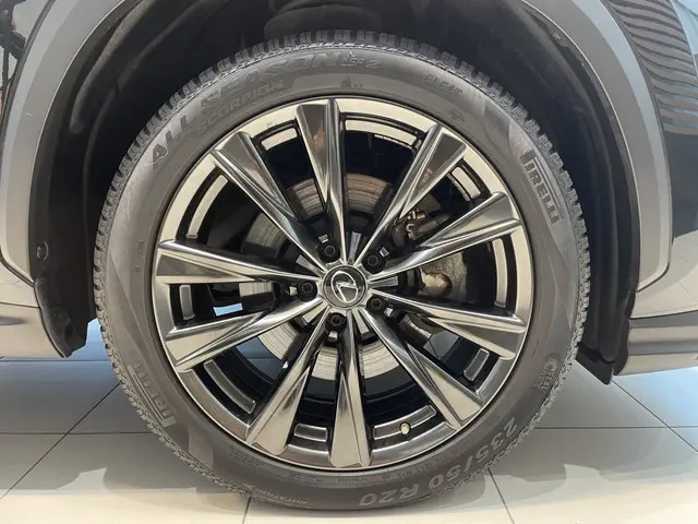 Lexus NX 450h+ AWD F SPORT Line 2022 Hybride Benzine 22