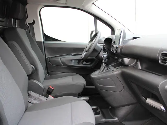 Opel Combo 1.5D L2H1 Standaard 2023 Diesel 8