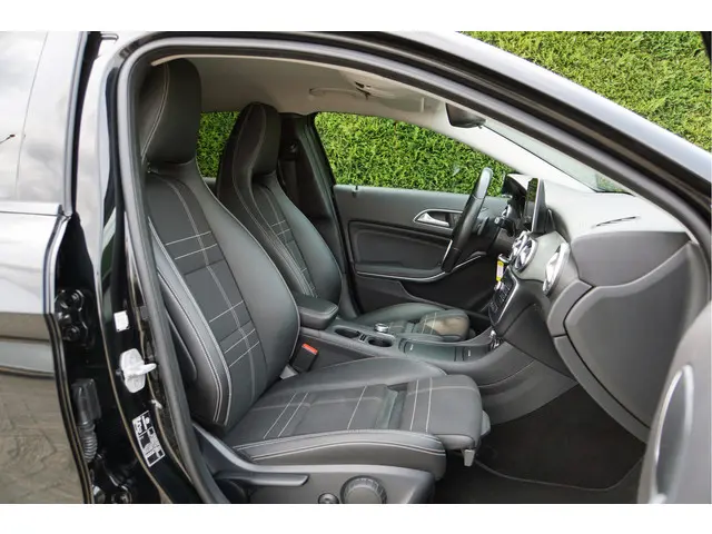 Mercedes-Benz GLA GLA 180 Ambition Night 2016 Benzine 10