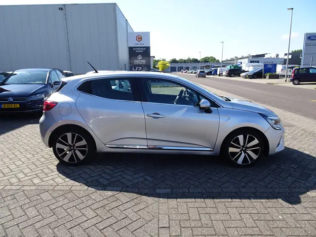 Renault Clio 1.0 TCe Intens 2022 Benzine 8