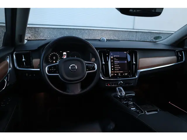 Volvo V90 2.0 T8 AWD Inscription 2019 Hybride Benzine 55