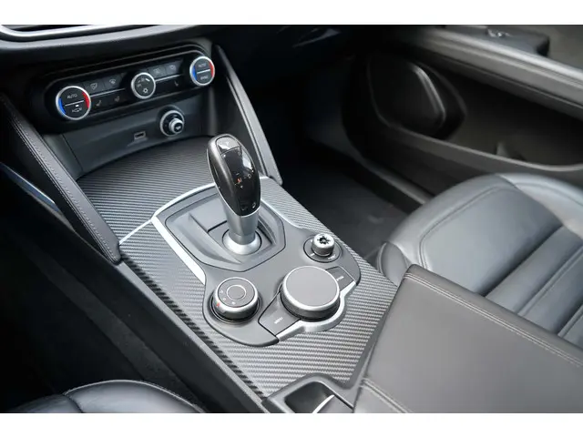 Alfa Romeo Stelvio 2.0 T AWD First Edition 2018 Benzine 21