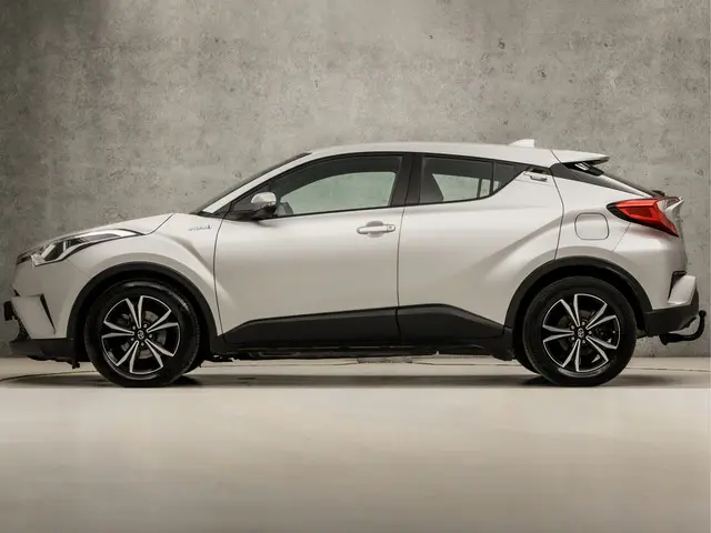 Toyota C-HR 2