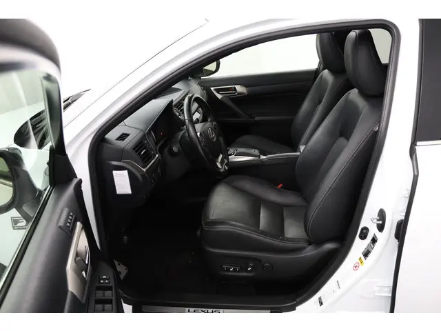 Lexus CT 200h F Sport Line 2017 Hybride Benzine 17