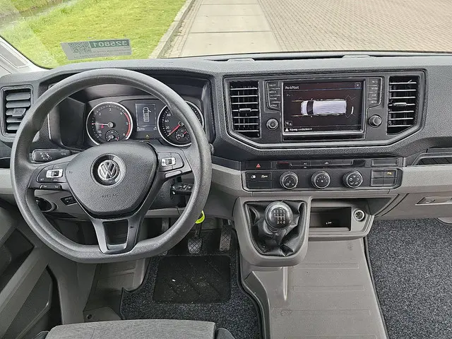 Volkswagen Crafter 35 2.0 2018 Diesel 8