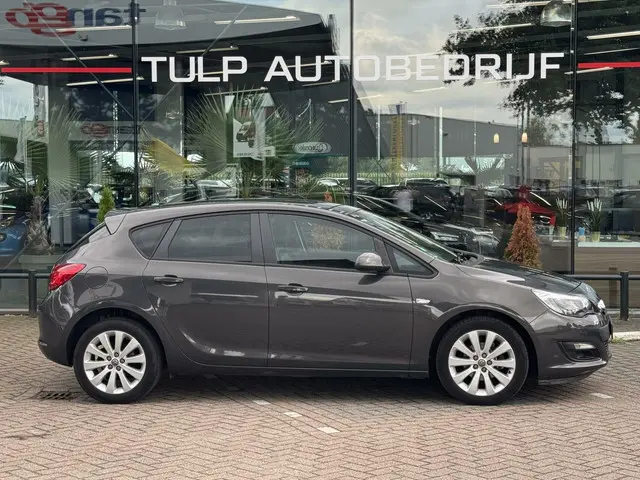 Opel Astra 1.4 Turbo Sport 2012 Leder/stof 2012 Benzine 6