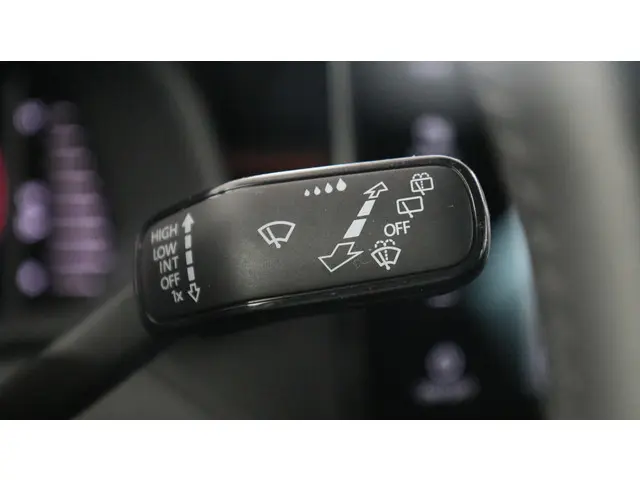 Škoda Kamiq 1.0 TSI 115pk Monte Carlo 2024 Benzine 23