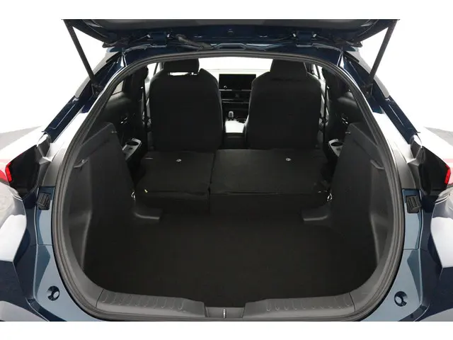 Toyota C-HR 1.8 Hybrid 140 Dynamic 2024 Hybride Benzine 24