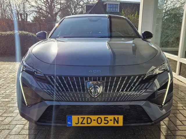 Peugeot 408 1.6 HYbrid GT 180 EAT8 2024 Hybride Benzine 6