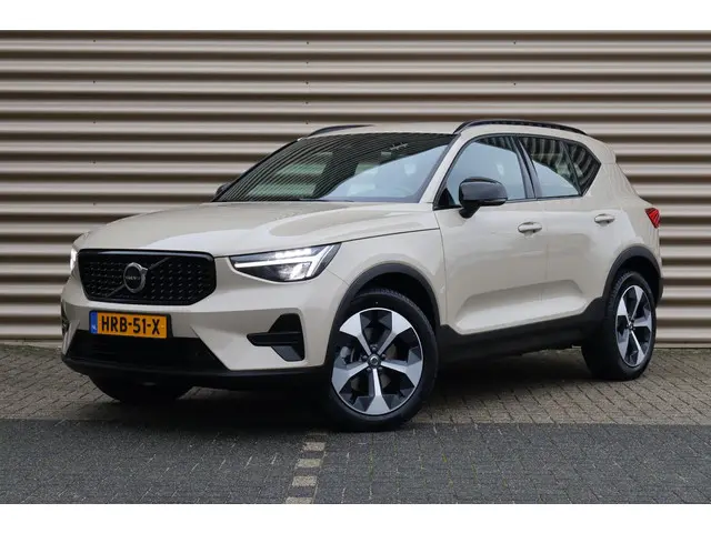 Volvo XC40 B4 Plus Dark 2025 Benzine 9