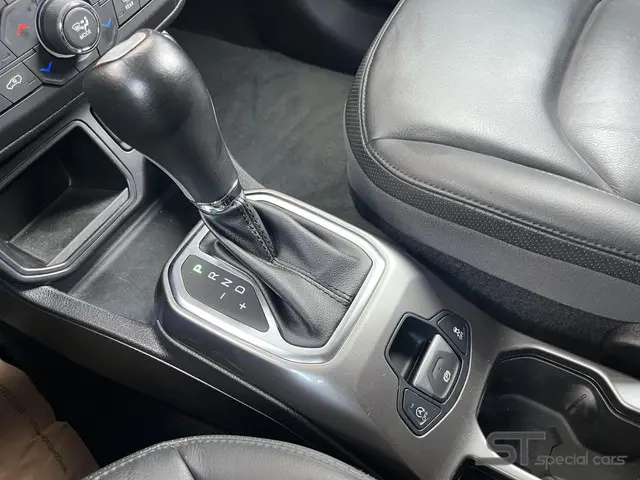 Jeep Renegade 1.3T Limited|Navi|Beats|19 inch 2019 Benzine 26