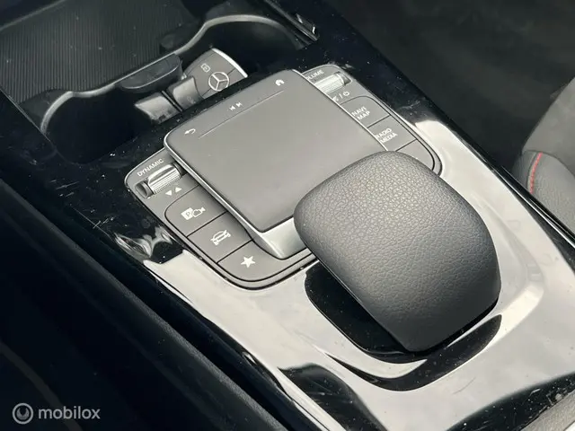 Mercedes-Benz CLA 250 AMG Line panorama 2021 Benzine 17