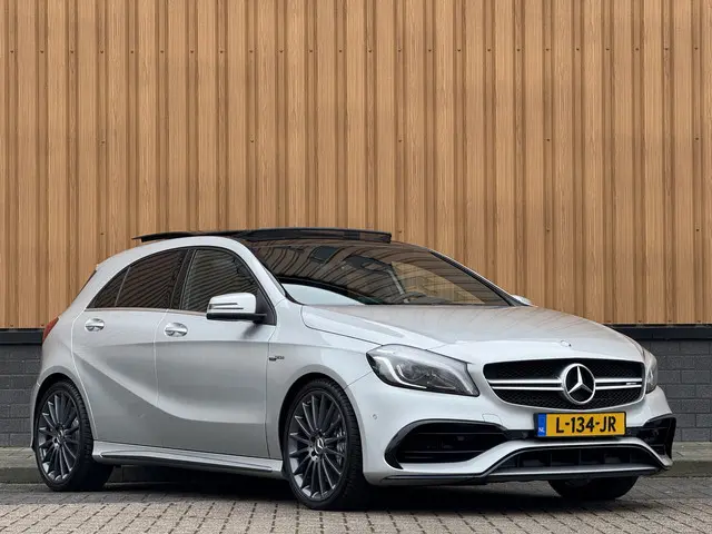 Mercedes-Benz A-Klasse AMG 45 4MATIC 2017 Benzine 3
