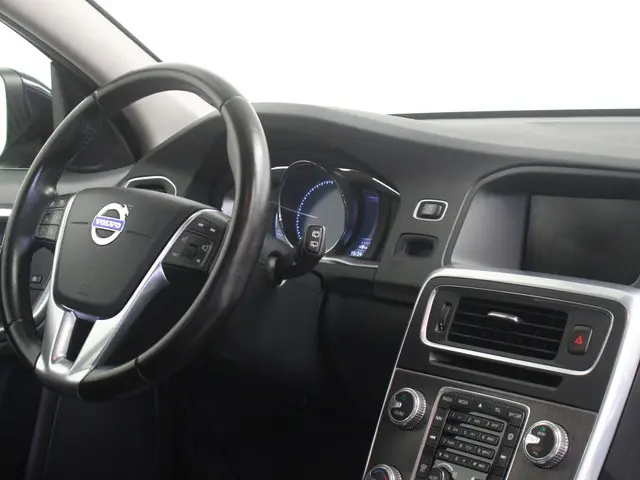 Volvo V60 2.4 D6 Twin Engine Summum 2015 Hybride Diesel 13