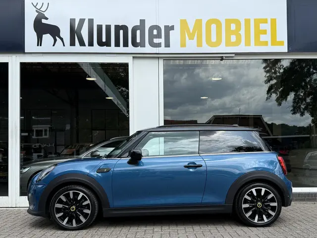 MINI Electric Cooper SE Classic 33 kWh 2022 Elektrisch 2