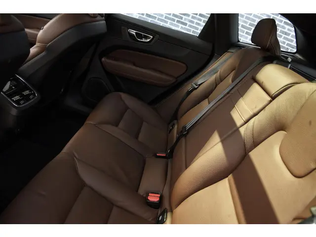 Volvo XC60 2.0 B5 Momentum Exclusive 2021 Benzine 8