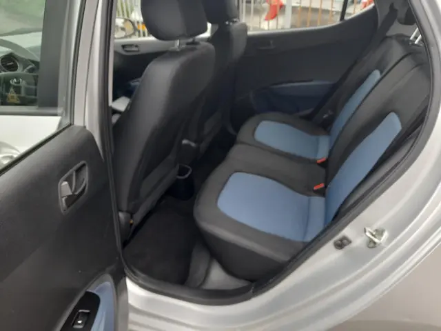 Hyundai i10 1.0i i-Motion Comfort 2016 Benzine 4