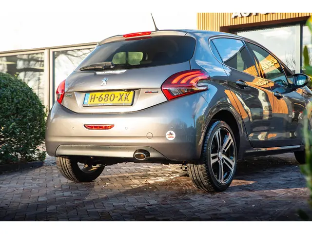 Peugeot 208 1.2 PureTech GT-Line 2018 Benzine 6