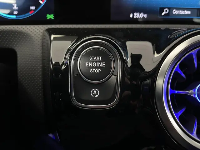 Mercedes-Benz CLA 200 AMG Line 2021 Benzine 31