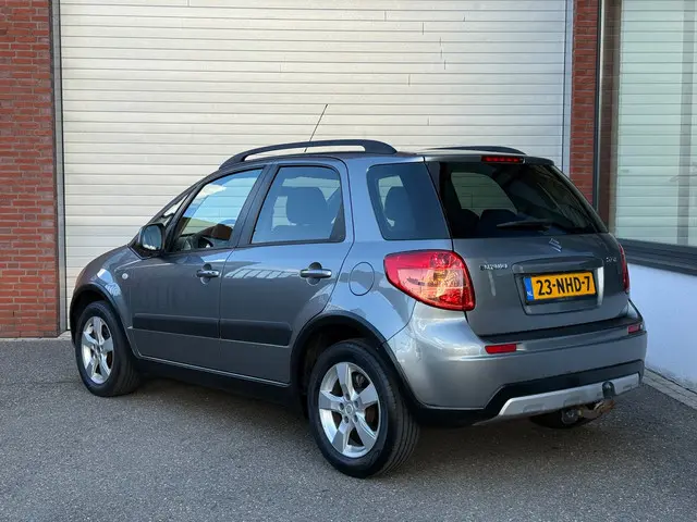 Suzuki SX4 1.6 Exclusive | NAP | AIRCO | TREKHAAK | 2010 Benzine 3