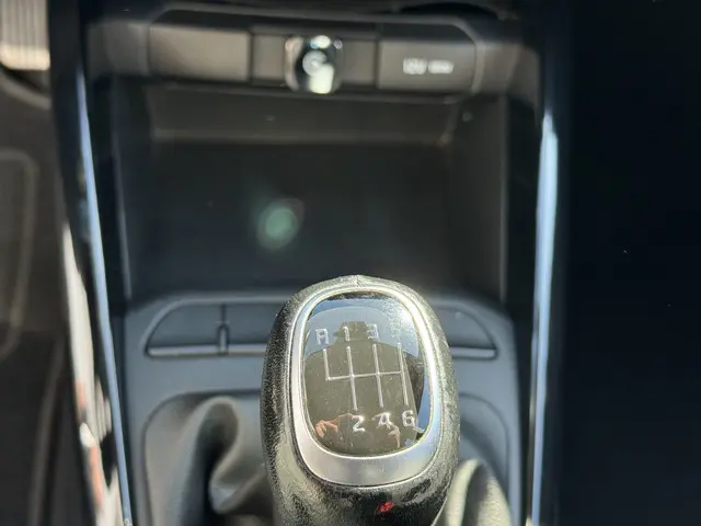 Kia Stonic 1.0 T-GDi DynamicLine 2022 Benzine 25