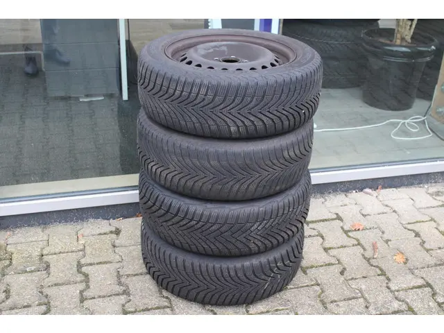 Ford C-MAX 1.5 Titanium 2015 Benzine 36