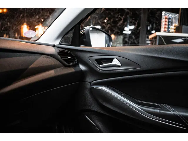 Opel Grandland X 1.2 Turbo Innovation 2017 Benzine 16