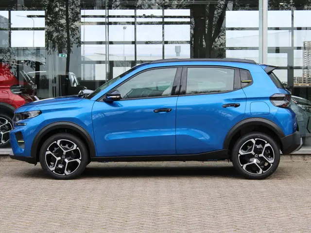 Citroën C3 HYBRID 110 PLUS 2025 Hybride Benzine 8