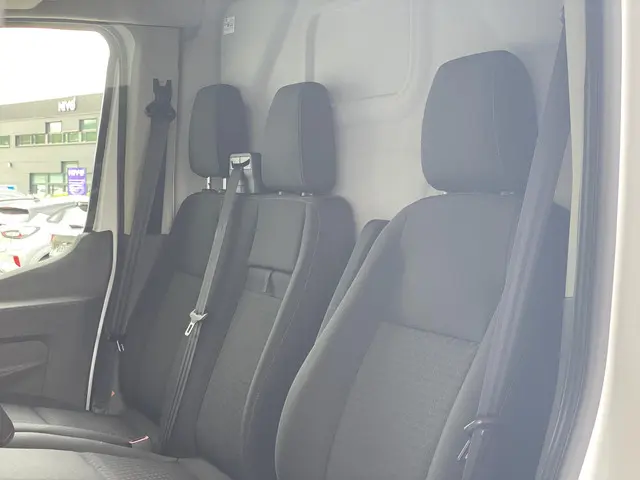 Ford E-Transit 350 L3H3 Trend 68 kWh 2024 Elektrisch 25