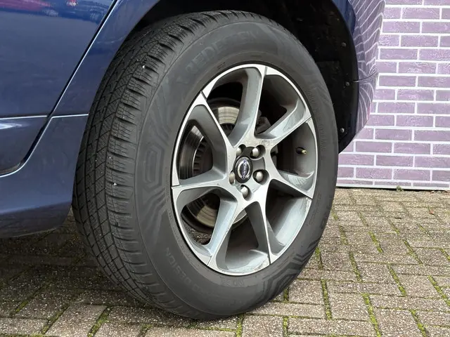 Volvo XC60 2.0 T5 FWD Ocean Race 2016 Benzine 7