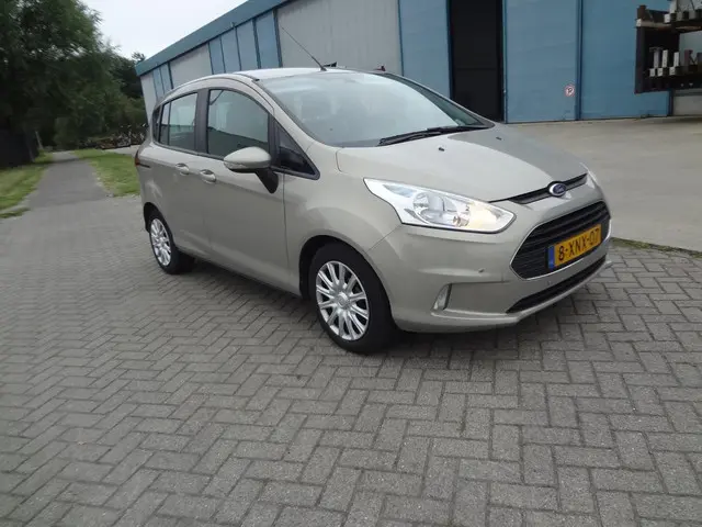 Ford B-MAX 2