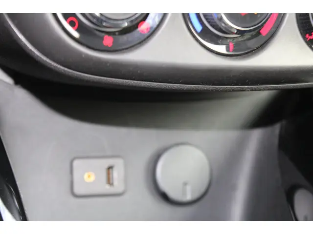 Opel ADAM 1.0 Turbo Slam 2015 Benzine 23