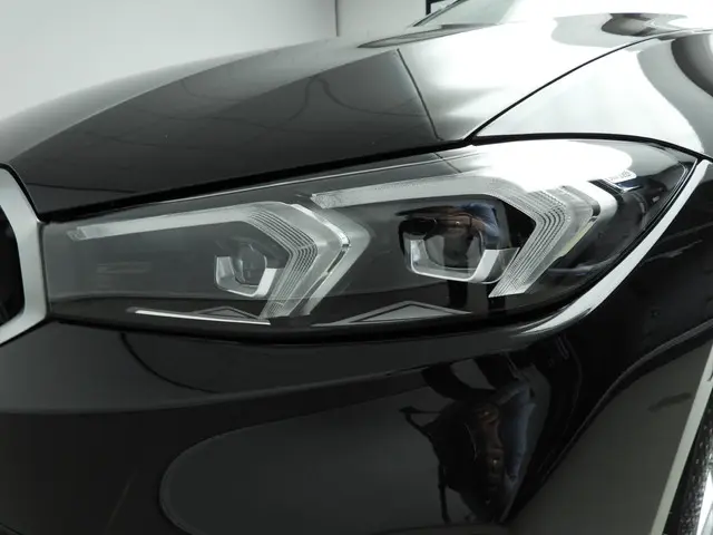 BMW 3 Serie Touring 320e 2023 Hybride Benzine 39