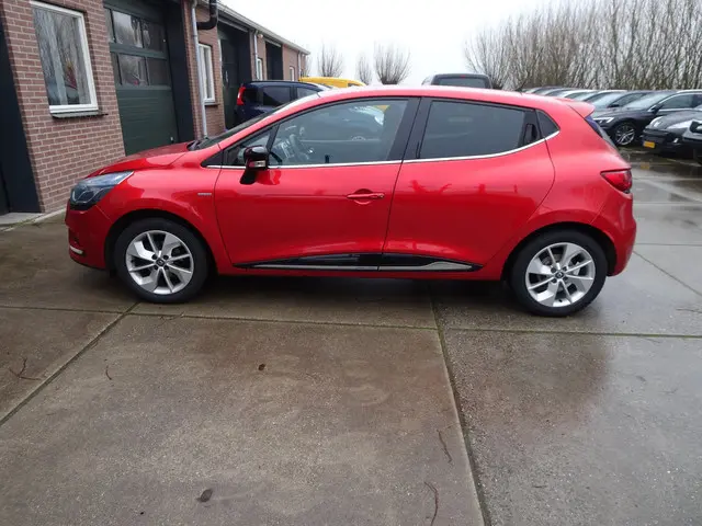 Renault Clio 0.9 TCe Limited 2017 Benzine 6