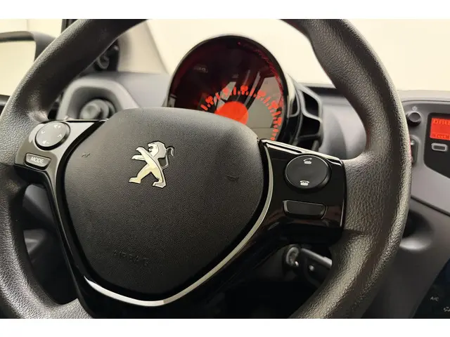 Peugeot 108 1.0 e-VTi Active 2021 Benzine 15