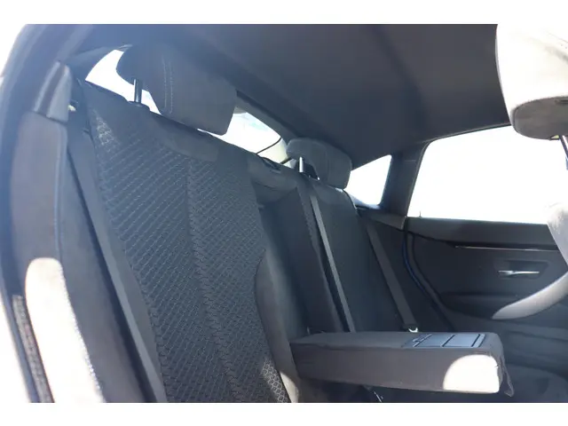 BMW 4 Serie Gran Coupé 418i High Executive 2021 Benzine 12