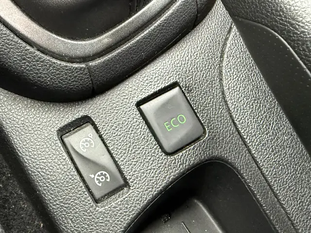 Renault Clio 0.9 TCe Limited 2017 Benzine 22