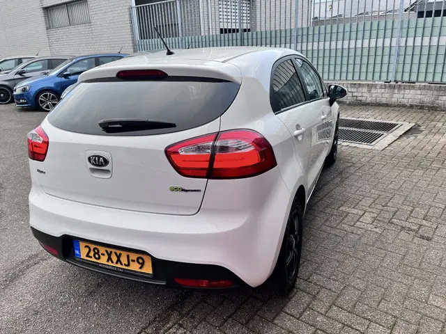 Kia Rio 1.2 CVVT Plus Pack LED|Airco|Mf-stuur 2012 Benzine 6